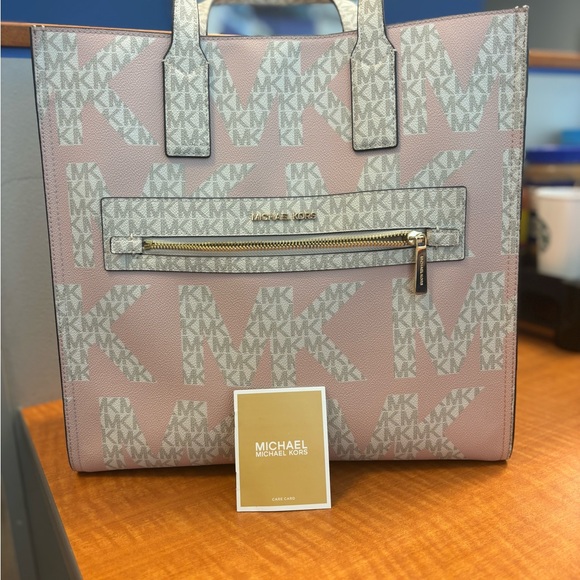 Large Michael Kors bag - Picture 1 of 5